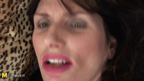 3896